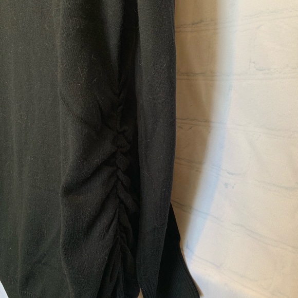 OLD NAVY Maternity Black V-Neck Sweater - Picture 3 of 6